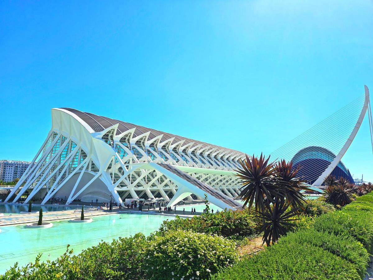 Apartamentos Las Ciencias V Valencia Exteriör bild