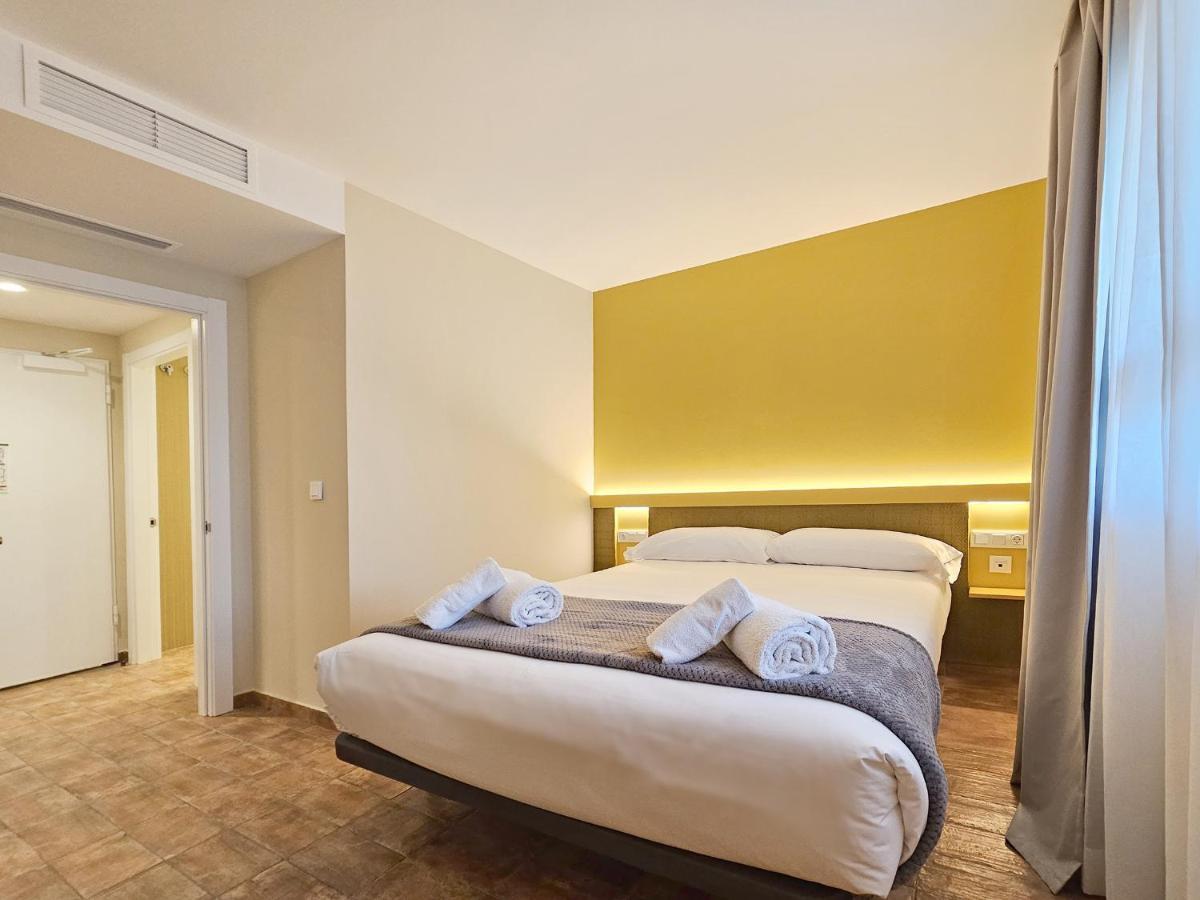 Apartamentos Las Ciencias V Valencia Exteriör bild